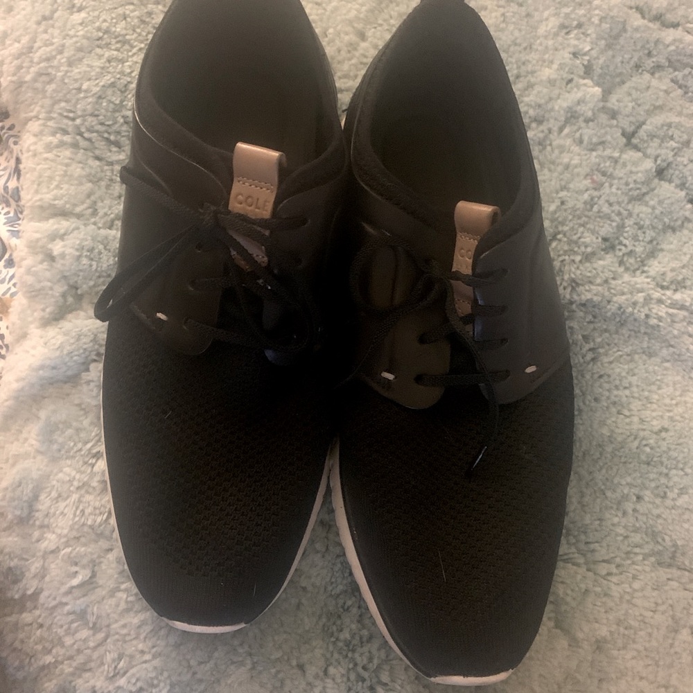 Men’s 9.5 lace up black cole-haans